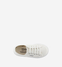 Victoria Barcelona White