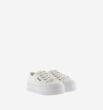Victoria Barcelona White