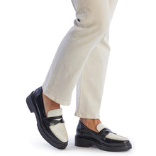 Kathryn Wilson Thornton Loafer Black/White Hi Shine
