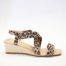SKA Pila Leopard Low Wedge