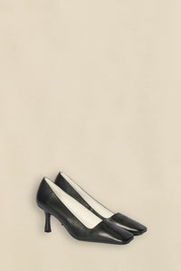 Zoe Kratzmann  Coupe Heel Black