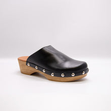 SKA Zeus Black