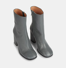 Ivylee Rosy Grey Nappa Leather